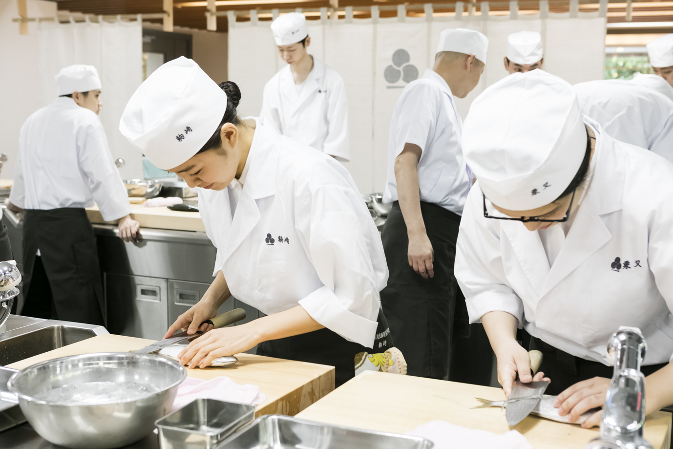 Tokyo College of Sushi and Washoku Features of school 3